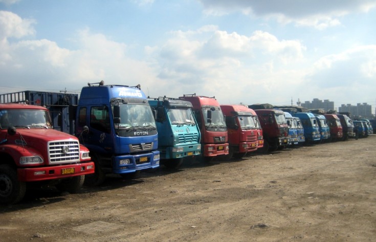 陽(yáng)光物流運(yùn)輸車(chē)隊(duì)